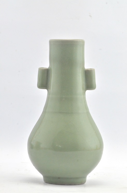 Longquan ware (Celadon Tubular vase)